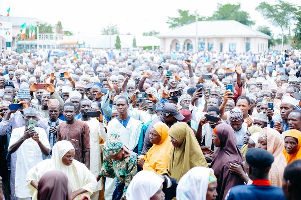 Restauration de meubles anciens : la tendance qui redonne vie au patrimoine
